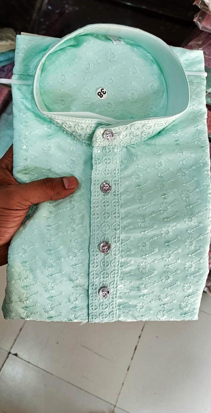 Men’s Embroidered Kurta